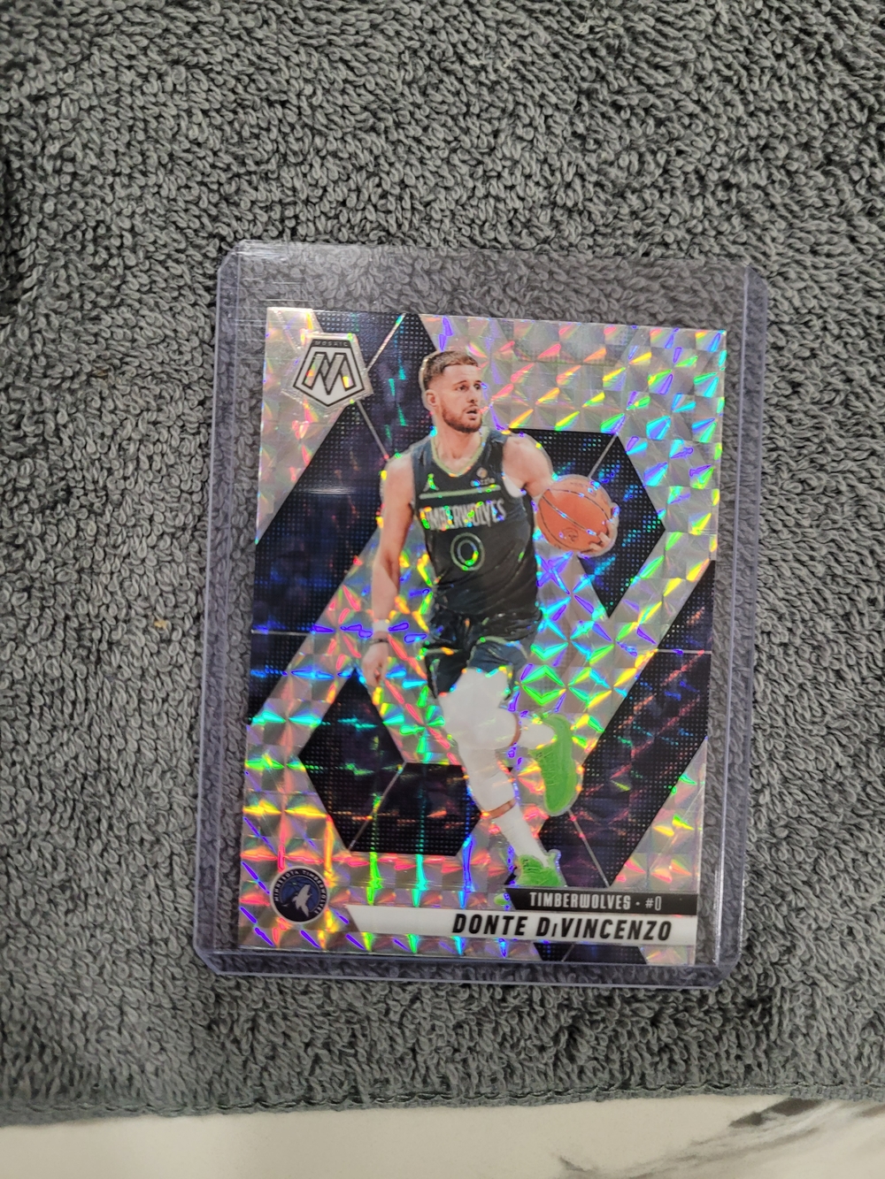 Panini Donte DiVincenzo Holo Prism Basketball Card - Green, Black, White